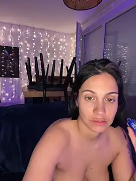 Snapshot of LaPetiteKim chatting on November 2025 09:03:02 PM LaPetiteKim online show from November 2025 09:03:02 PM