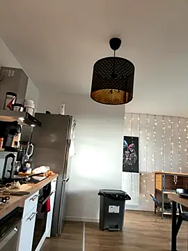 Snapshot of LaPetiteKim chatting on November 2025 08:42:01 AM LaPetiteKim online show from November 2025 08:42:01 AM