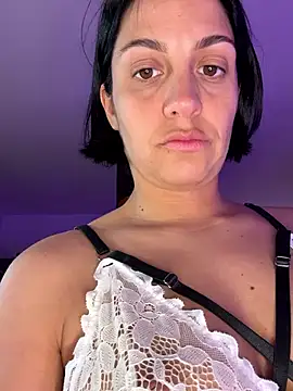 Snapshot of LaPetiteKim chatting on November 2025 08:19:02 PM LaPetiteKim online show from November 2025 08:19:02 PM