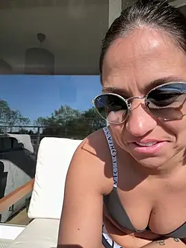 LaPetiteKim online show from April 2026 08:02:02 AM