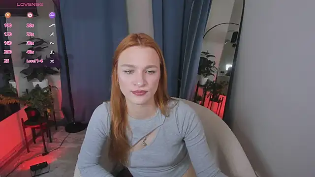 Snapshot of PollyMayer chatting on May 2026 08:39:01 PM PollyMayer online show from May 2026 08:39:01 PM