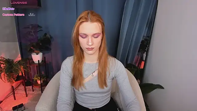 Snapshot of PollyMayer chatting on May 2026 08:57:02 PM PollyMayer online show from May 2026 08:57:02 PM