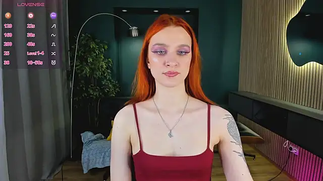 Snapshot of PollyMayer chatting on June 2026 08:47:02 PM PollyMayer online show from June 2026 08:47:02 PM
