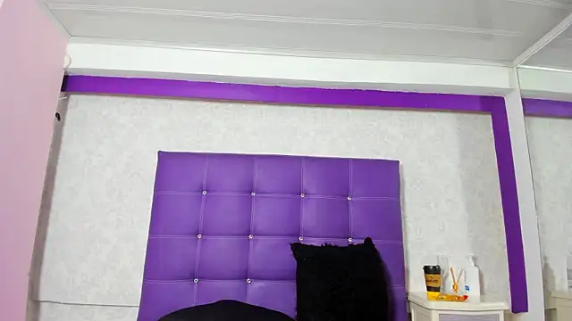 LeaMoreau22 online show from October 2025 11:00:02 AM