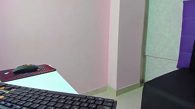 LeaMoreau22 online show from November 2025 12:51:01 PM