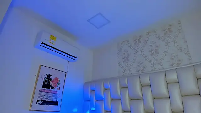 Peyton louise online show from December 2025 11:48:01 AM