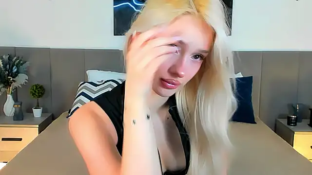 SugarWhisper online show from March 2026 05:10:02 PM