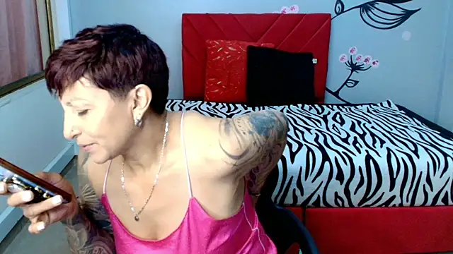 Charlotte  Gray online show from October 2025 03:28:01 AM