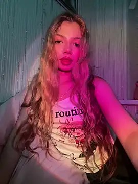  Siennaaa  online show from March 2026 09:50:01 PM