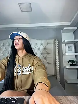 Snapshot of Daphnne_XXX chatting on November 2025 07:13:02 PM Daphnne XXX online show from November 2025 07:13:02 PM