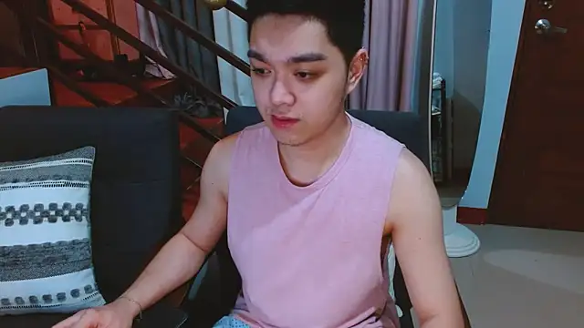 JayKarLo online show from October 2025 03:25:01 PM