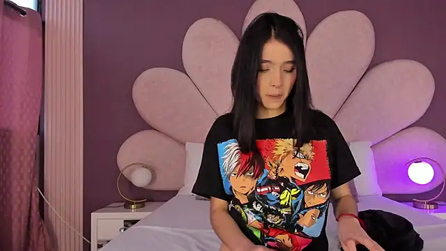 Snapshot of MeganR_ chatting on November 2025 11:21:01 AM MeganR online show from November 2025 11:21:01 AM