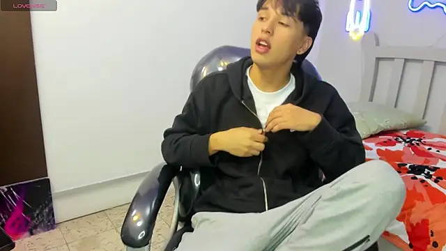 StiwenTwink online show from October 2025 02:59:01 PM