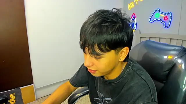 StiwenTwink online show from October 2025 03:14:01 PM