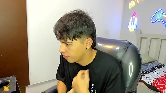 StiwenTwink online show from November 2025 02:05:01 PM