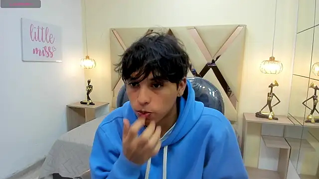 StiwenTwink online show from February 2026 01:05:01 PM