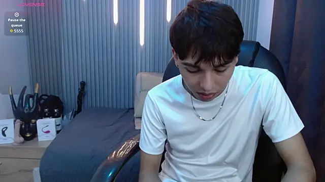 StiwenTwink online show from July 2026 04:21:01 PM