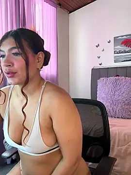 Antonella  b online show from December 2025 02:11:01 PM