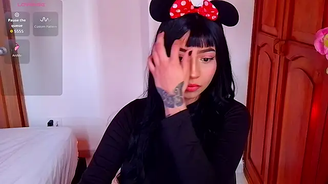 emma web  online show from November 2025 03:12:02 PM