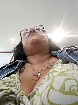 Italia 12 online show from November 2025 12:26:01 PM