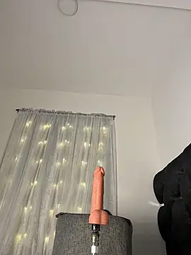 MerliaSsomer online show from October 2025 12:40:02 PM