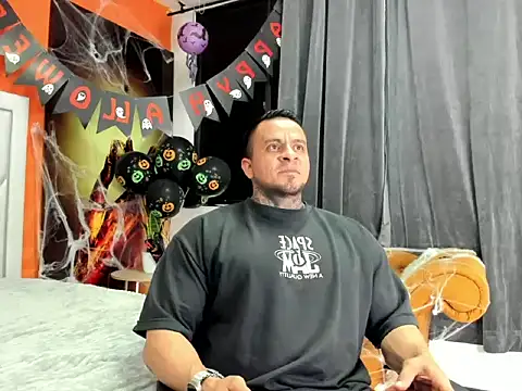 Snapshot of ZEUS-KING chatting on October 2025 07:03:01 PM ZEUS-KING online show from October 2025 07:03:01 PM
