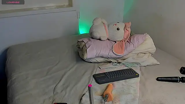 Alejarossi online show from January 2026 04:33:01 PM