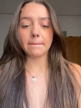 luiza barcelos online show from October 2025 12:35:02 PM