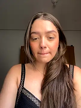 luiza barcelos online show from October 2025 12:25:01 PM