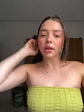 luiza barcelos online show from October 2025 01:22:01 PM