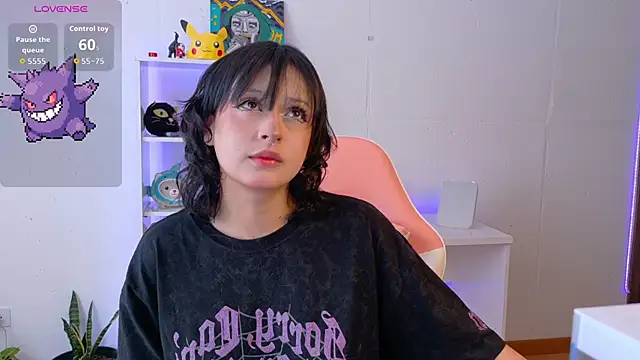 Sallie Doll online show from November 2025 06:40:02 PM