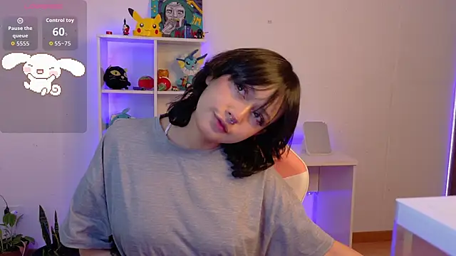 Sallie Doll online show from November 2025 07:01:02 PM