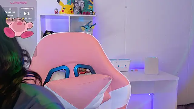 Sallie Doll online show from December 2025 06:39:01 PM