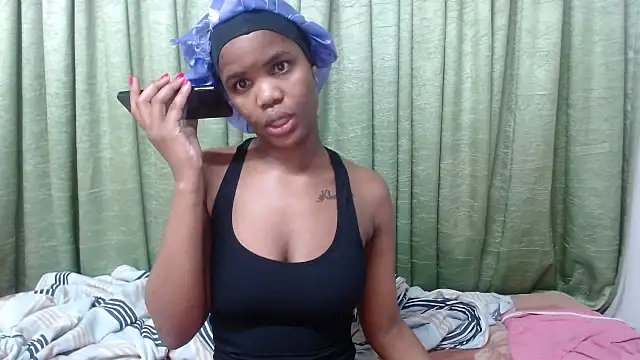 Snapshot of NaturalSlender6 chatting on October 2025 10:52:02 PM NaturalSlender6 online show from October 2025 10:52:02 PM