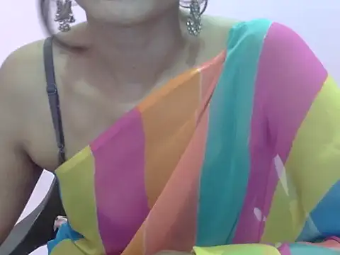 Snapshot of Laila_Cute chatting on June 2026 03:48:02 AM Laila Cute online show from June 2026 03:48:02 AM