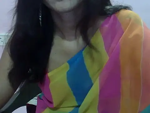Snapshot of Laila_Cute chatting on June 2026 04:00:01 AM Laila Cute online show from June 2026 04:00:01 AM