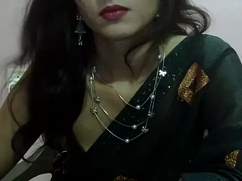 Snapshot of Laila_Cute chatting on June 2026 04:43:01 PM Laila Cute online show from June 2026 04:43:01 PM