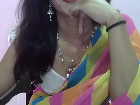 Snapshot of Laila_Cute chatting on June 2026 04:48:02 AM Laila Cute online show from June 2026 04:48:02 AM