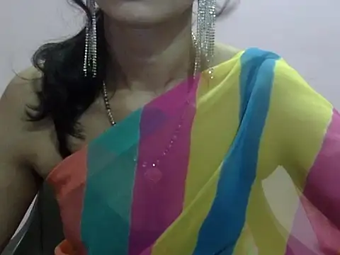 Laila Cute online show from July 2026 02:40:02 PM