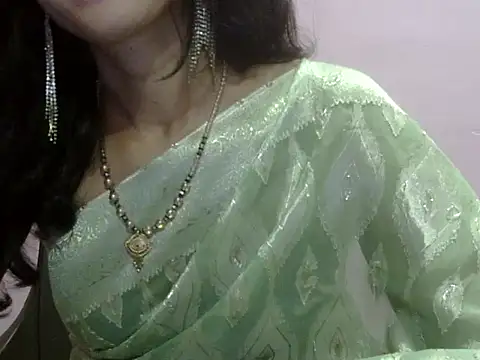 Laila Cute online show from July 2026 02:01:01 PM