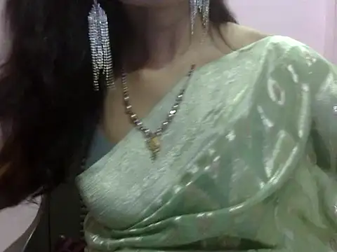 Laila Cute online show from July 2026 04:46:01 PM