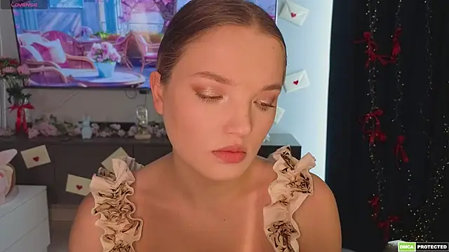 JulieLupo online show from April 2026 06:41:02 AM