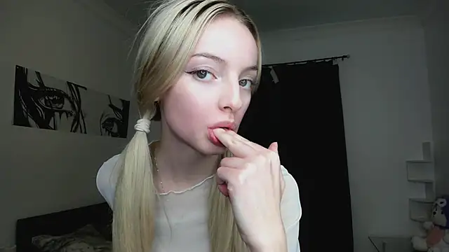 PocketDollX online show from October 2025 01:43:02 PM