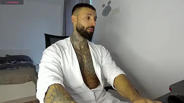 MasculineGuy99 online show from October 2025 06:03:01 AM