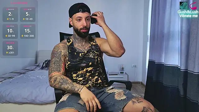 MasculineGuy99 online show from December 2025 10:55:01 AM