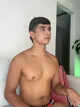 Thiago Connor21 online show from March 2026 08:15:01 PM