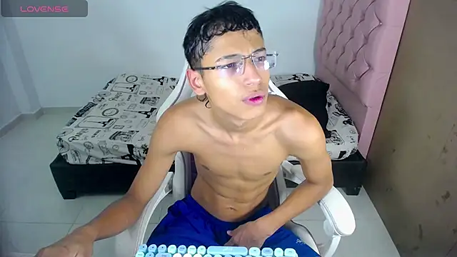 Im david02 online show from May 2026 09:31:02 PM