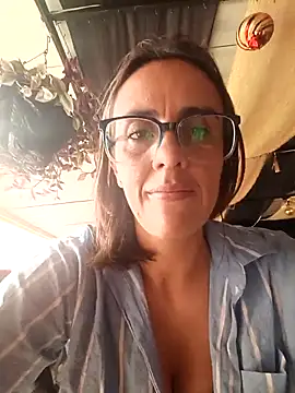 Jade 1-9 online show from October 2025 07:37:01 PM