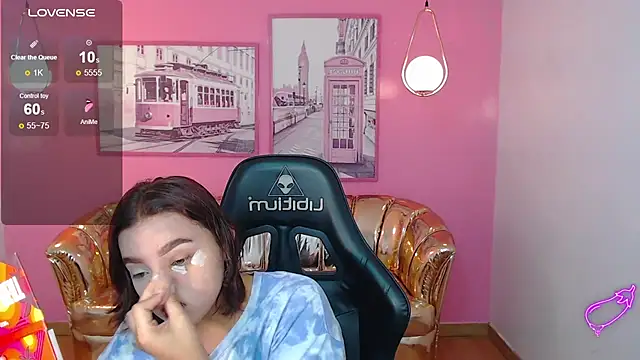 mia foster t online show from November 2025 12:49:01 PM