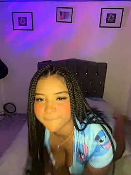 mitschellfox21 online show from October 2025 04:24:01 AM